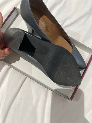 Zapatos de tacón Ariadna Sánchez grises
