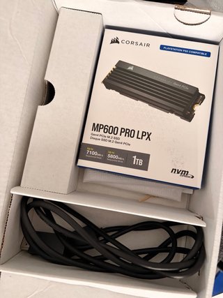 PS5 825GB + SSD 1TB Corsair + 2 Mandos