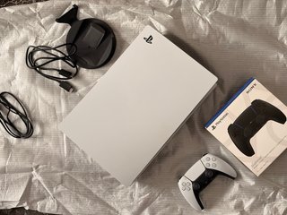 PS5 825GB + SSD 1TB Corsair + 2 Mandos
