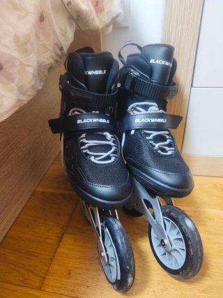 Patines en línea negros Black Wheels 110mm