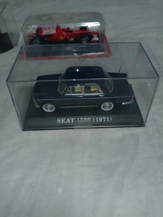 Collezione di 4 modelli di auto e moto