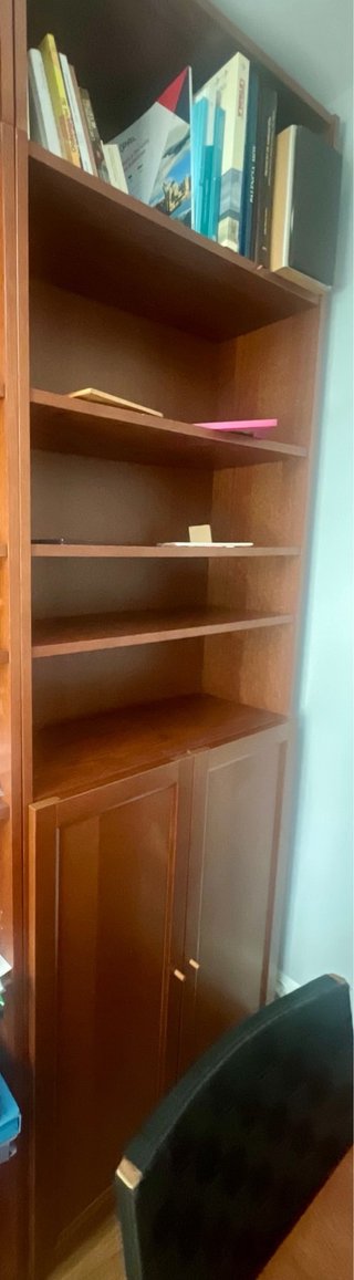 Estantería Billy Ikea con puertas y altillo