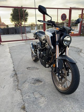 Honda CB125R