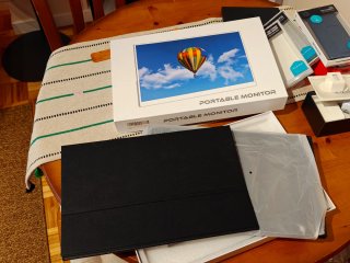 Monitor Portátil 15.6 con Altavoces