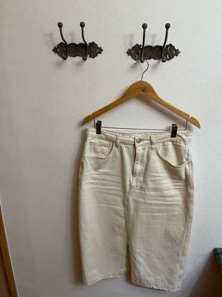 Falda vaquera blanca midi
