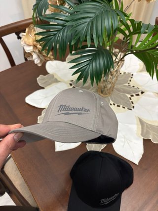2 Cappelli Milwaukee Flexfit Taglia L-XL
