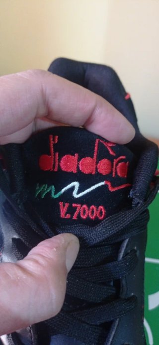 zapatillas Diadora V7000 Bushido Pack samurai