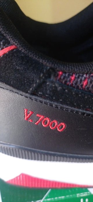 zapatillas Diadora V7000 Bushido Pack samurai