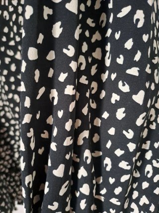 Camisa estampada negra y blanca