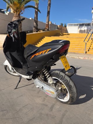 Yamaha Scooter aerox