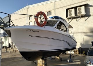 Barco Beneteau Antares 8