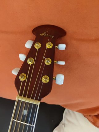Guitarra Ovation Celebrity Acústica Eléctrica CC67