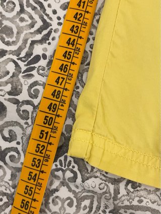 Guess by Marciano Pantalones Cortos Amarillos