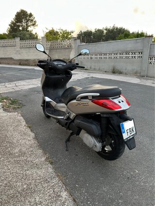 Yamaha Xmax 250 Plata y Negra