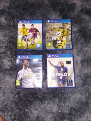 Lote 4 Juegos PS4 FIFA: 15, 17, 18, 23
