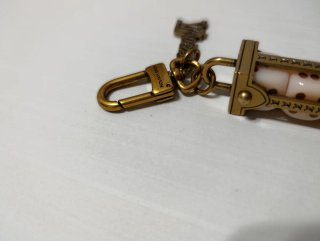 Llavero Louis Vuitton dados