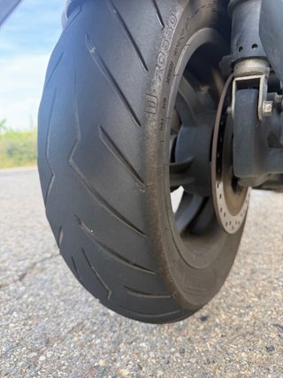 Kawasaki J300 Maxi Scooter Negra