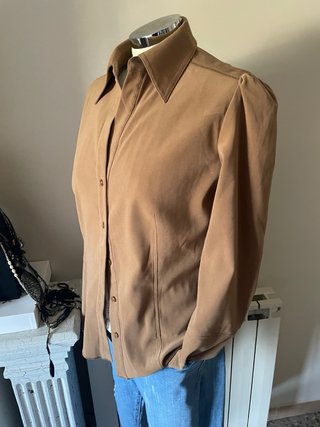 Camisa beige camel
