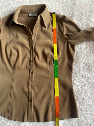 Camisa beige camel