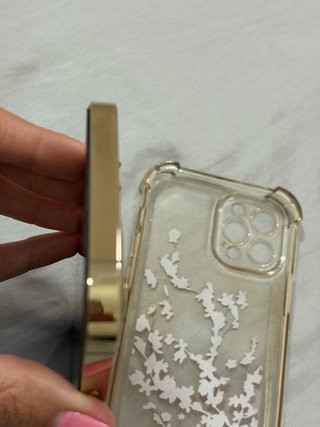 iPhone 12 Pro Dorado + Funda y Cable