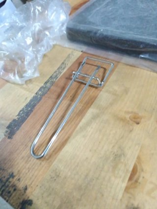 Asa para parrilla de metal