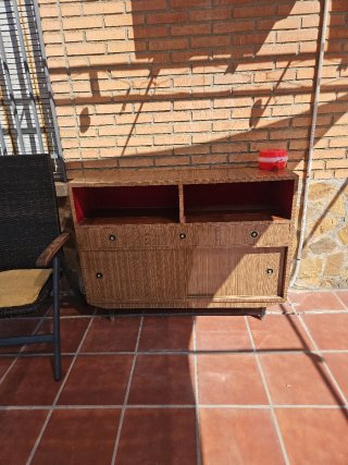 URGENTE. REGALO. Mueble Retro Marrón y Rojo VINTAG