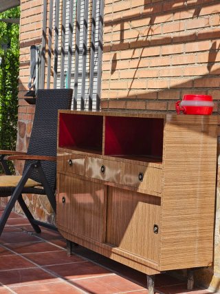 URGENTE. REGALO. Mueble Retro Marrón y Rojo VINTAG