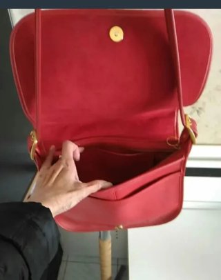 Bolso bandolera rojo de piel