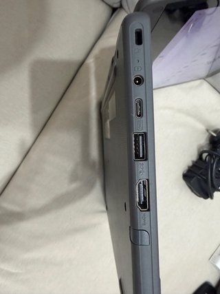 Portátil Negro ASUS con pantalla táctil 360 grados