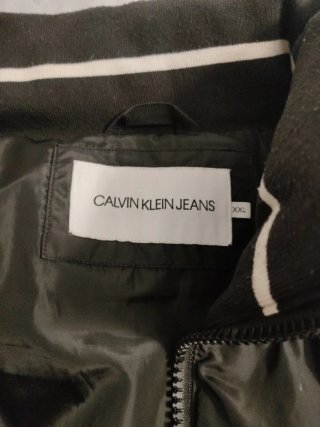Chaleco Calvin Klein Jeans Negro y Blanco