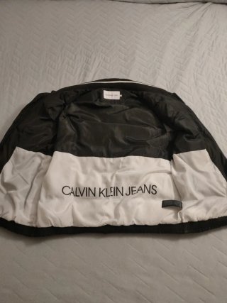 Chaleco Calvin Klein Jeans Negro y Blanco
