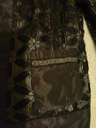 Chaqueta negra bordada talla 44