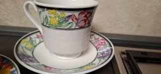 2 Tazze da tè con piattini floreali