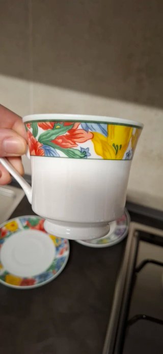 2 Tazze da tè con piattini floreali