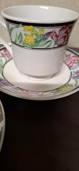 2 Tazze da tè con piattini floreali