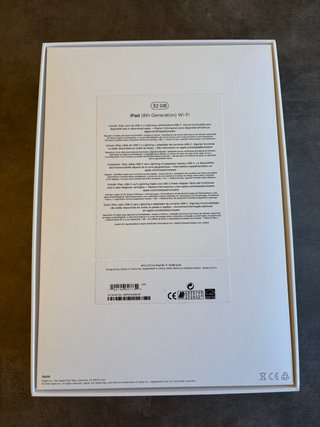 iPad 8ª Generación Oro 32GB con Smart Cover