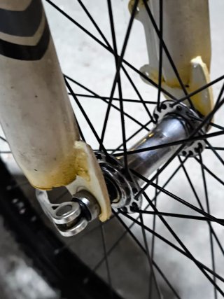 Bicicleta de montaña negra