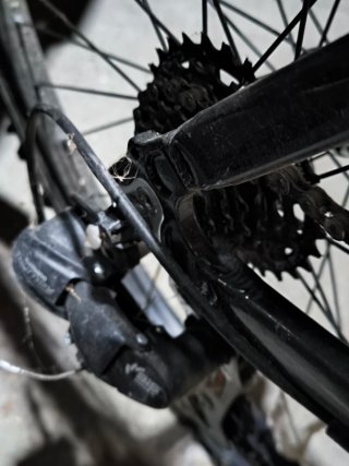 Bicicleta de montaña negra