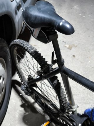 Bicicleta de montaña negra