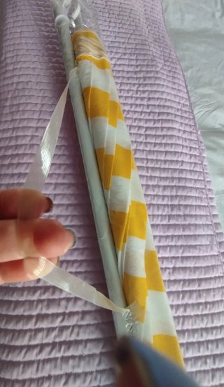 Sombrilla de playa. 180 cm diámetro abierta. Nueva