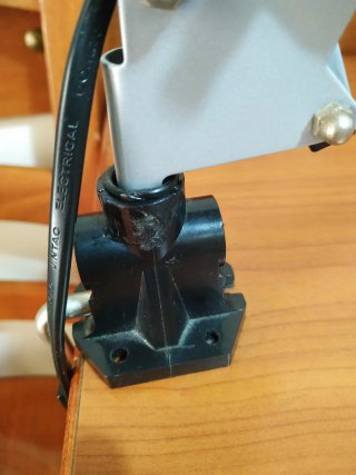 Lampada da tavolo snodabile grigia