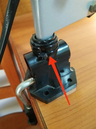 Lampada da tavolo snodabile grigia