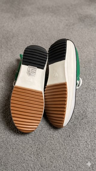 Zapatillas altas verdes y blancas