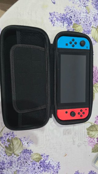 Nintendo Switch Azul y Rojo