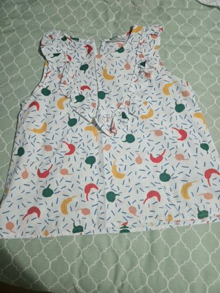 Camisa estampada con volantes
