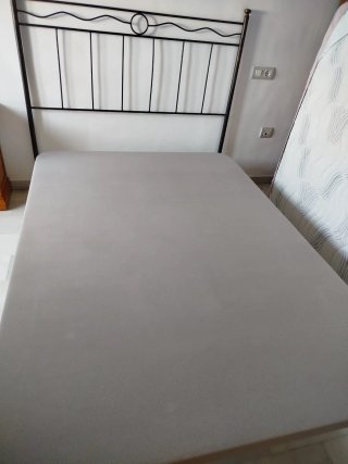 Cabecero de cama metálico