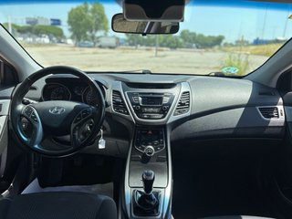 HYUNDAI ELANTRA Tecno 2014 79.000km Etiqueta C