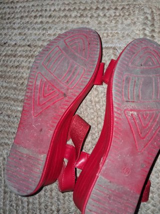 Sandalias rojas de plataforma