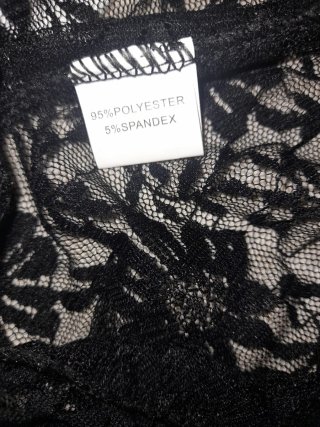 Blusa/chaqueta negra encaje volantes