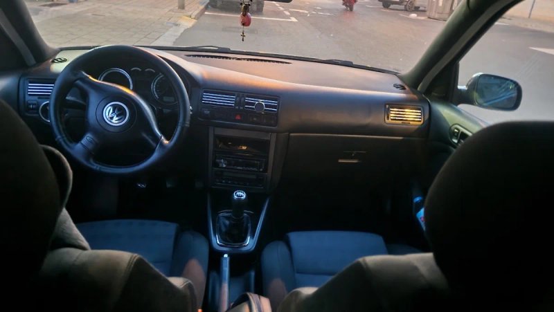Volkswagen Bora 2002 - foto 1